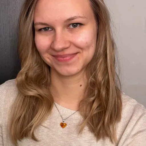 User Алина   avatar