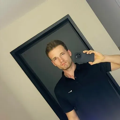 User Андрей  avatar