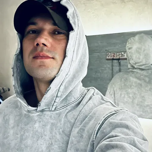 User Михаил  avatar