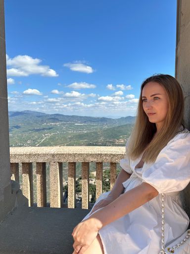 User Анна  avatar