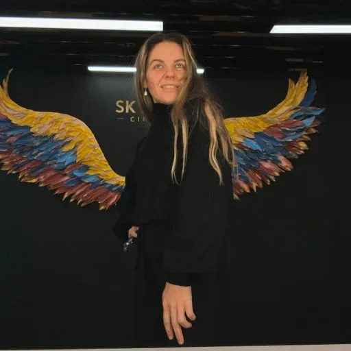 User Adelina Velk avatar