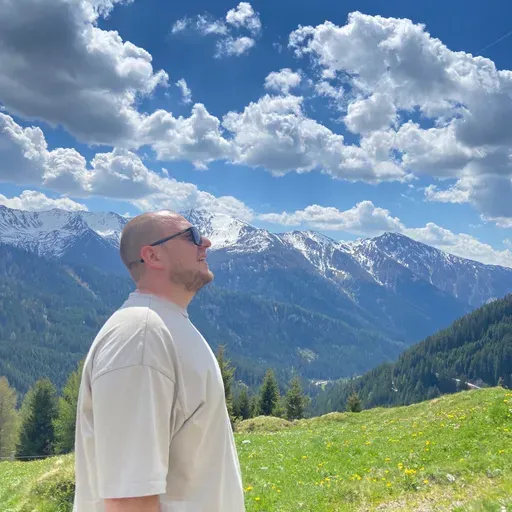 User Сергей  avatar