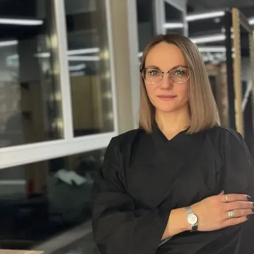 User Надежда  avatar