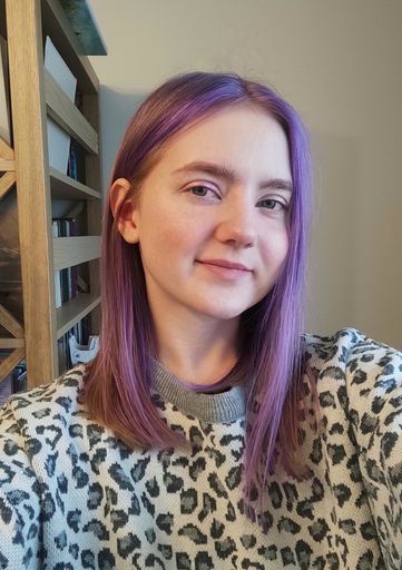 User Юлия  avatar