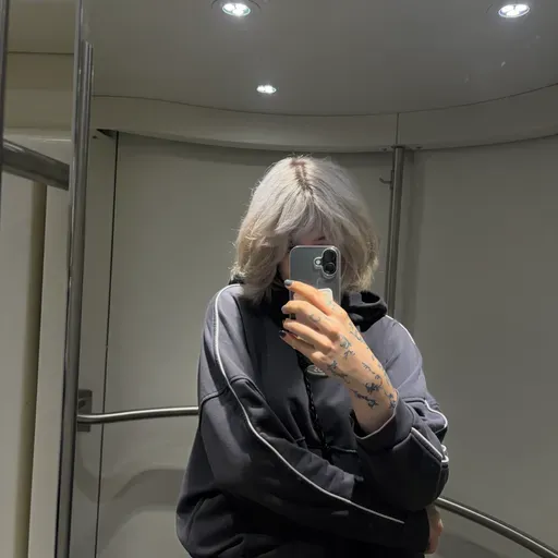 User Алина Тарасевич  avatar