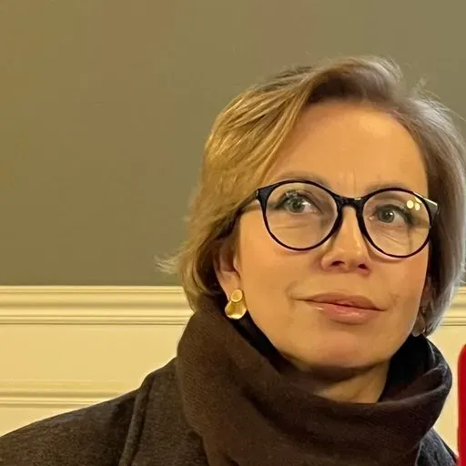 User Лада  avatar