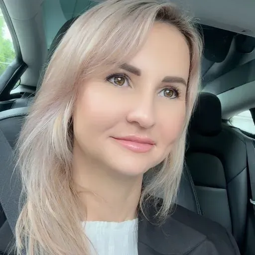 User Мила  avatar