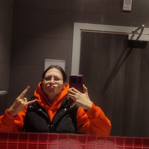 User Илона   avatar