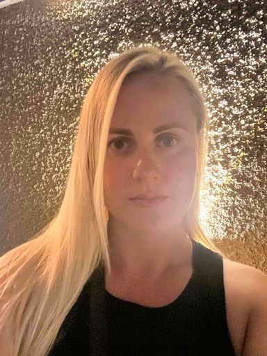User Alena Vozhyk avatar