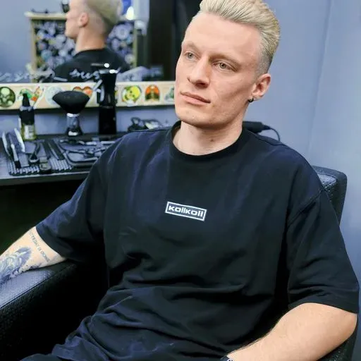 User Никита  avatar