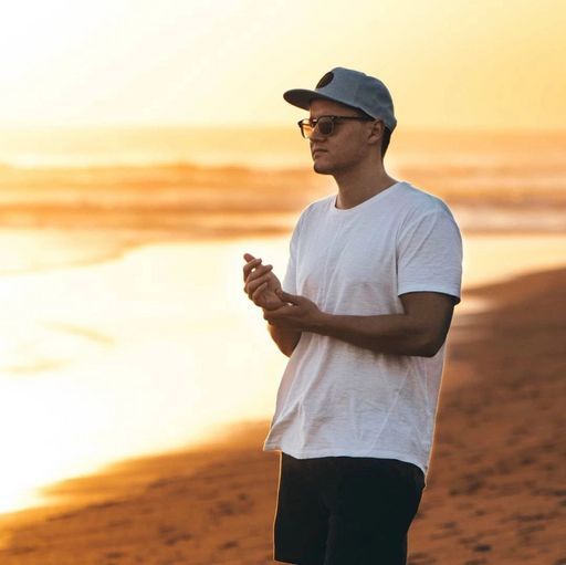 User Юрий Актив avatar