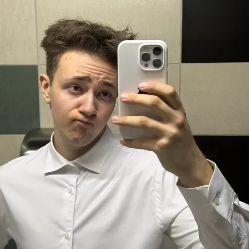 User Влад  Сухов avatar