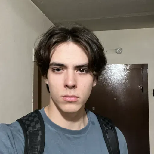 User Андрей  avatar