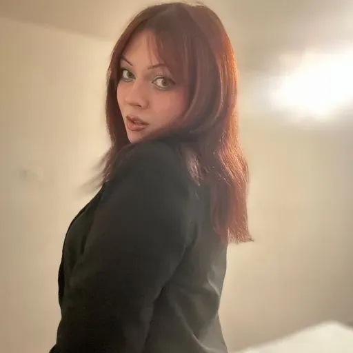 User Юля  avatar