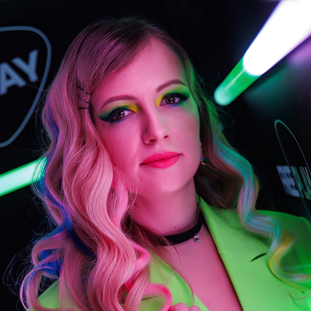 User Инна  avatar