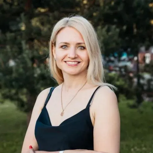 User Елена  avatar