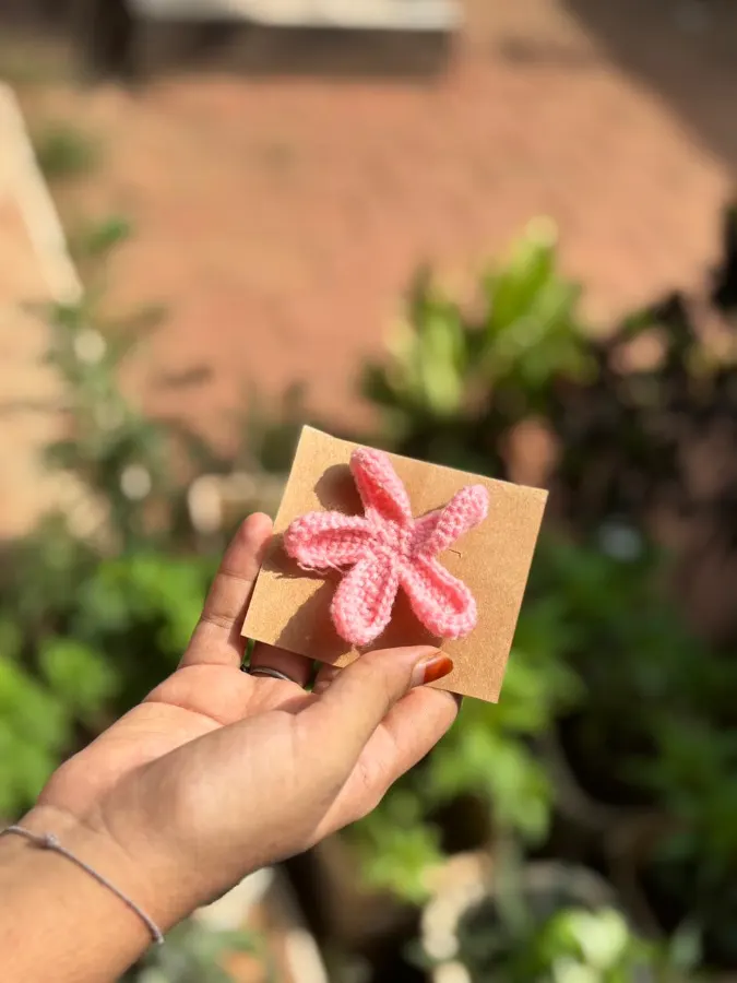 Flower pin