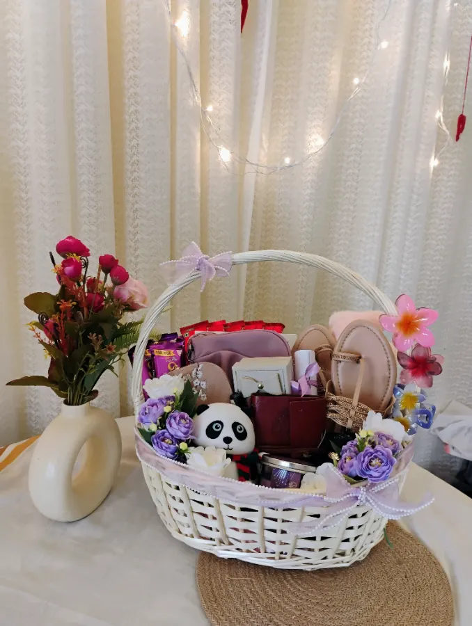 Basket hamper