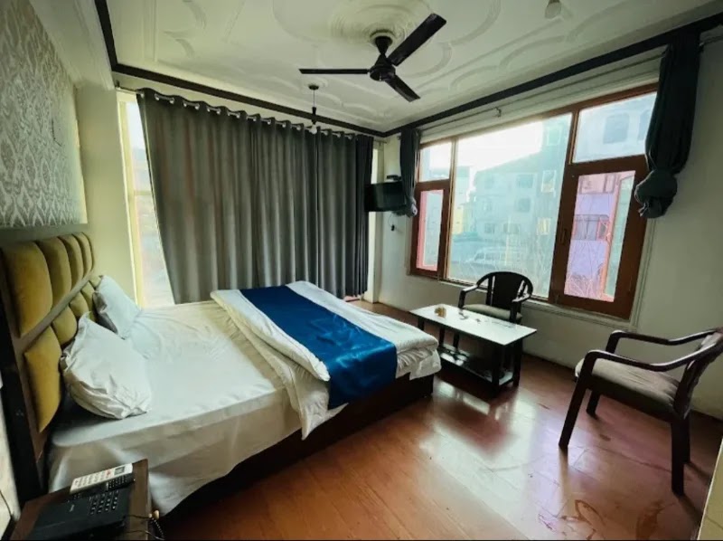 Hotel Dal Nights