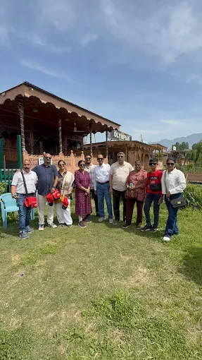 Kashmir SinthantopTour & Travel