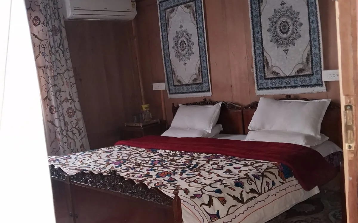 Royal Couple Suite at Olympias Athena