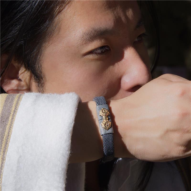 Vajra Clasp Bracelet, Two Tone Noir — view 3