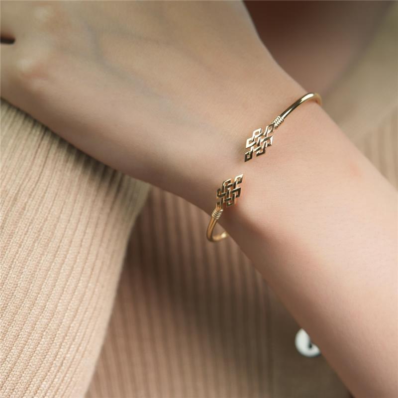 Infinity Edges Bangle, Solid 14k yellow gold 5.5g — view 5