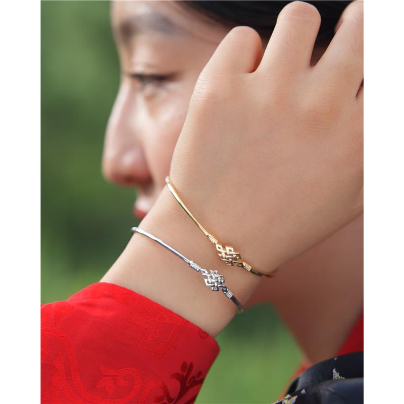 Infinity in middle stainless bangle Silver — view 3