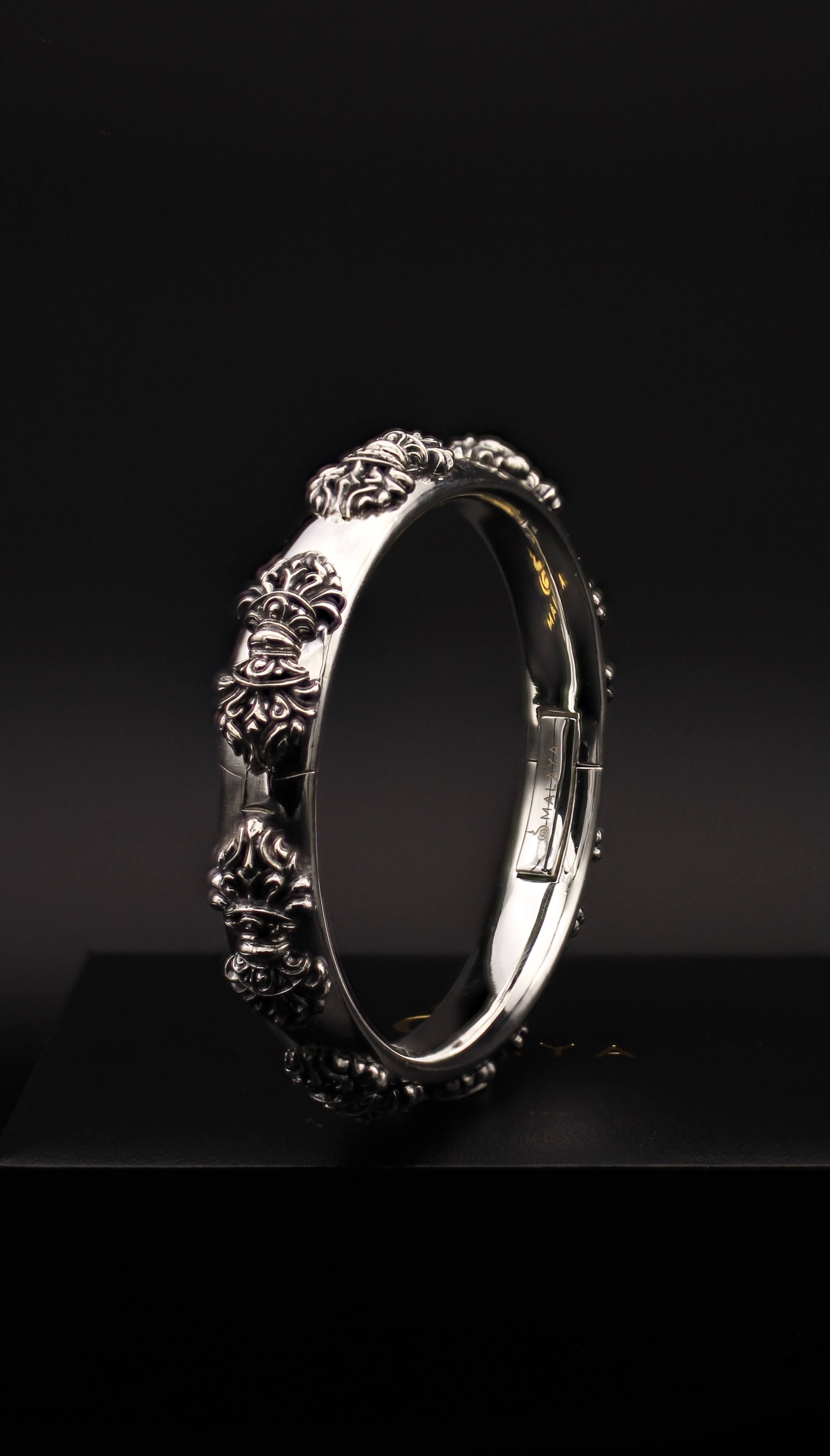Solid “Dobchu” Vajra bangle