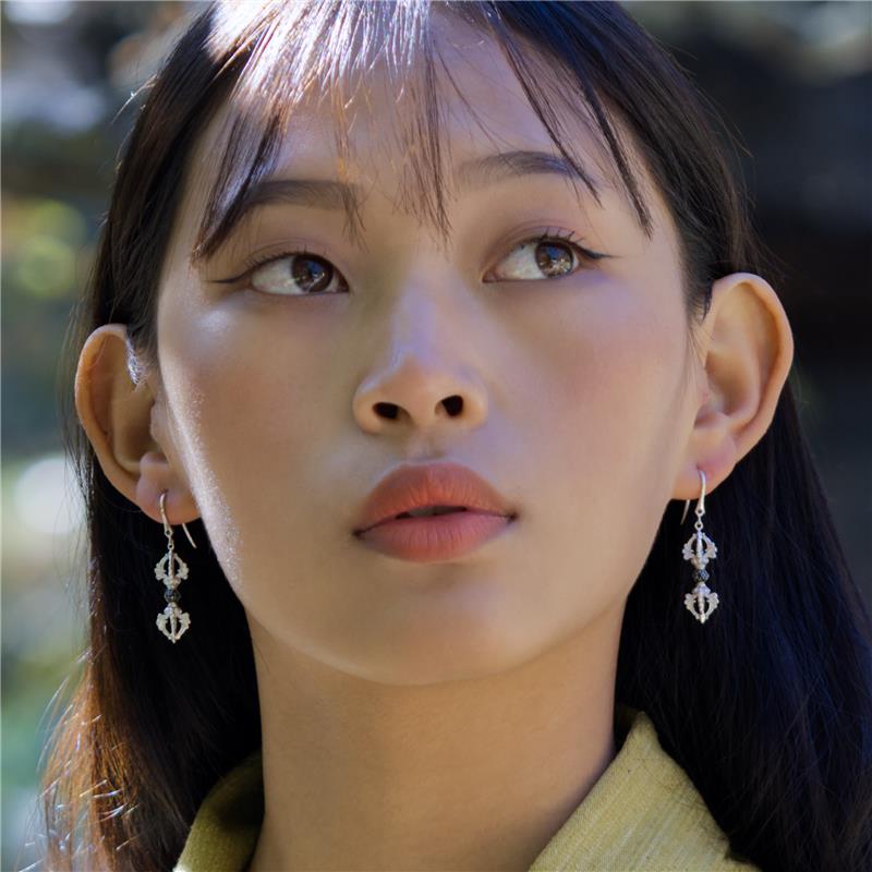Bell Earrings, 5 Prongs — view 4