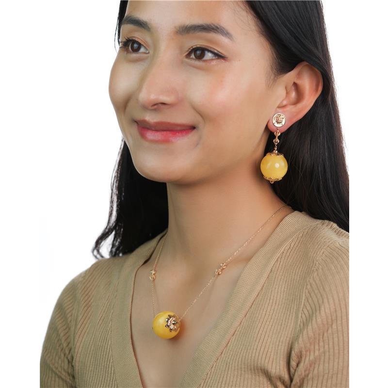 14K Gold Amber Necklace, With Vajras, 55cm Chain 13.4g/ 12.6g