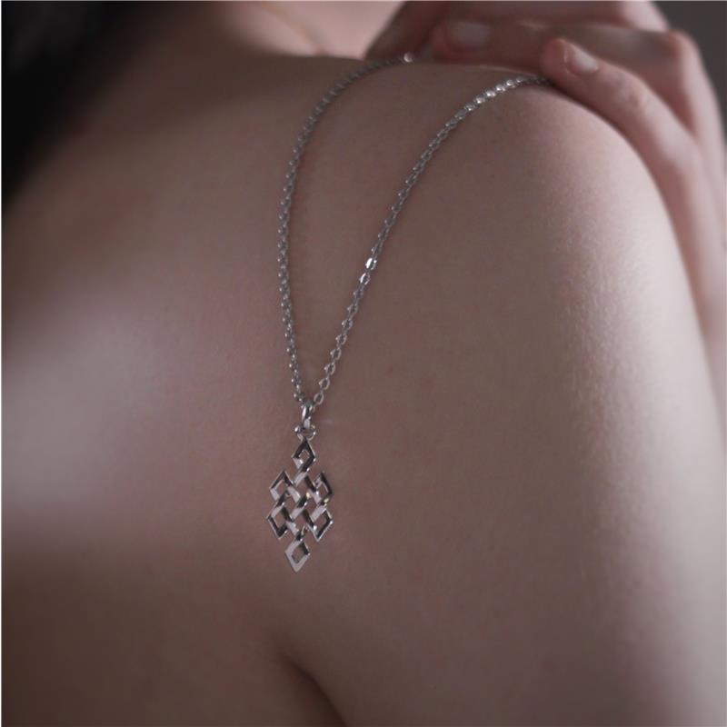 Infinity knot pendant Silver, with chain