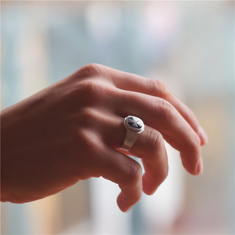 Samaya Ring, Enamel