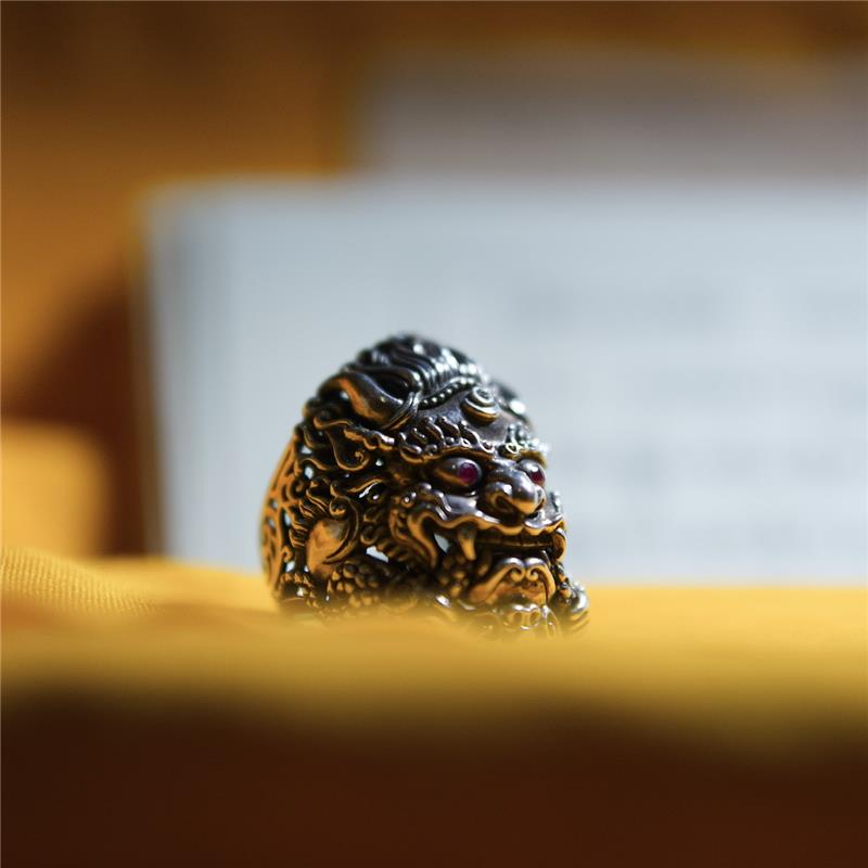 Kirtimukha (Tsipatta) Ring Silver 20g Black diamonds, yellow sapphire .08cts — view 4