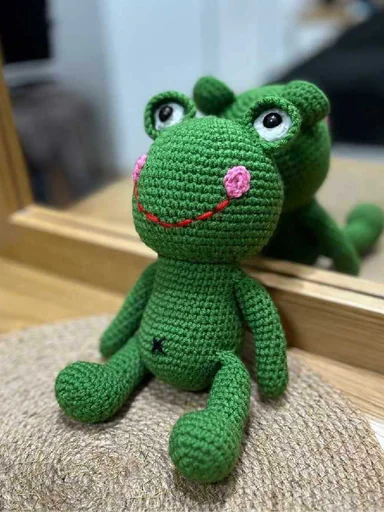 دمية ضفدع بالكروشيه