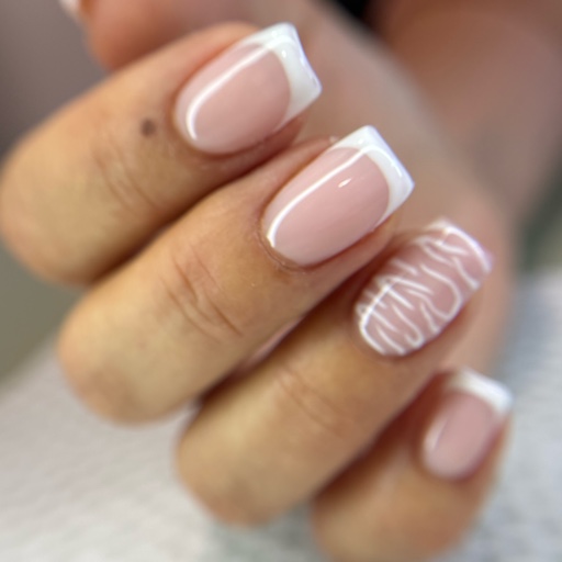 הפרופיל של noam nails