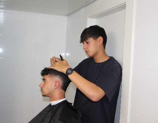 הפרופיל של sagie barber