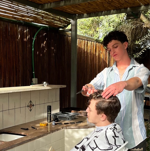 הפרופיל של Geva cuts
