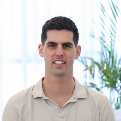 הפרופיל של אורי פלוטקין בראשל״צ