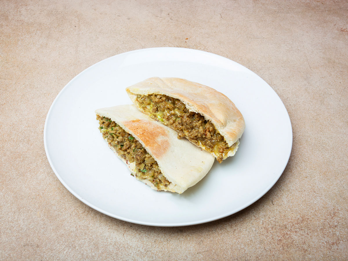 Hummus with Meat Sandwish