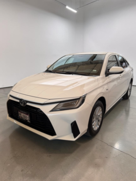 TOYOTA YARIS CVT SEDAN 2024 - Imagen 1