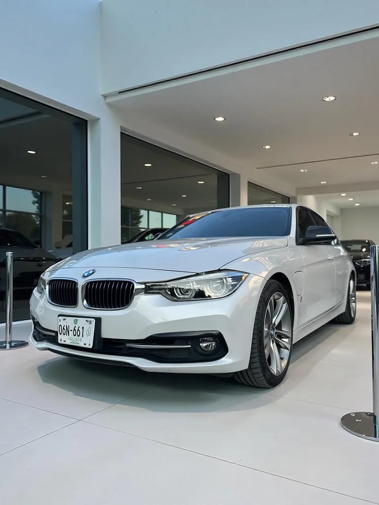 BMW 330e Hibrido 2018 - Imagen 1