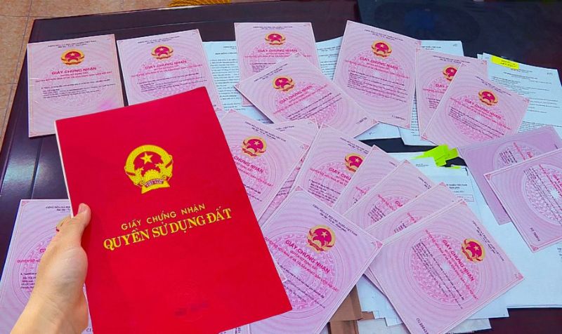 5 Rủi Ro Pháp Lý Khi Mua Bán Đất Có Sổ Đỏ Đang Thế Chấp Ngân Hàng