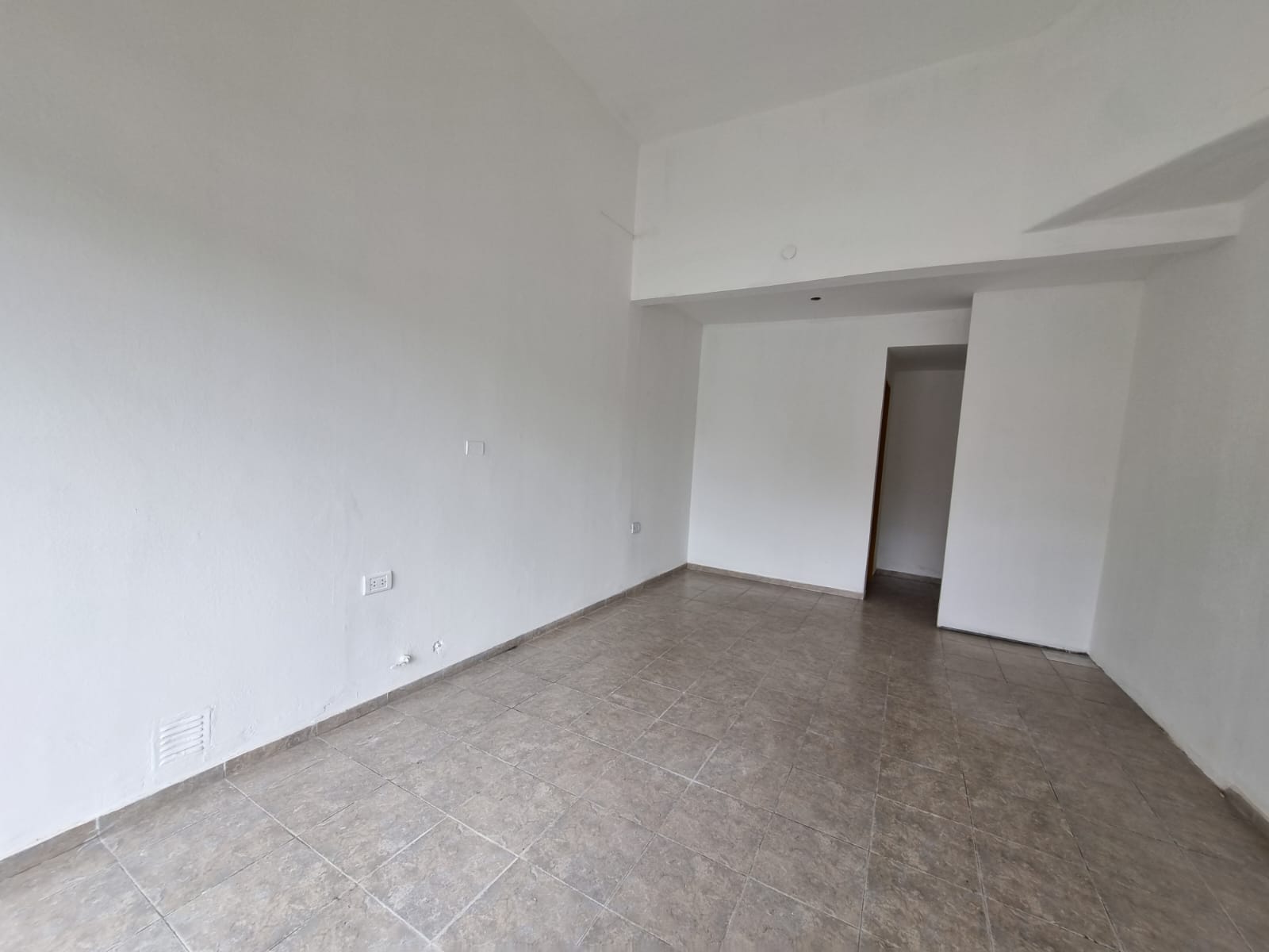 Local Comercial Alquilo en General Bustos - Foto 3