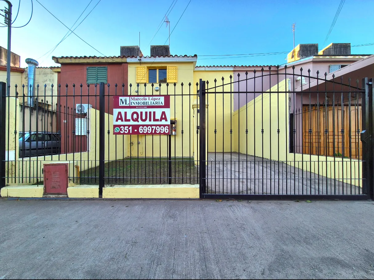 Casa en alquiler en Juan B. Justo - Casa en Alquiler · 120 m²
