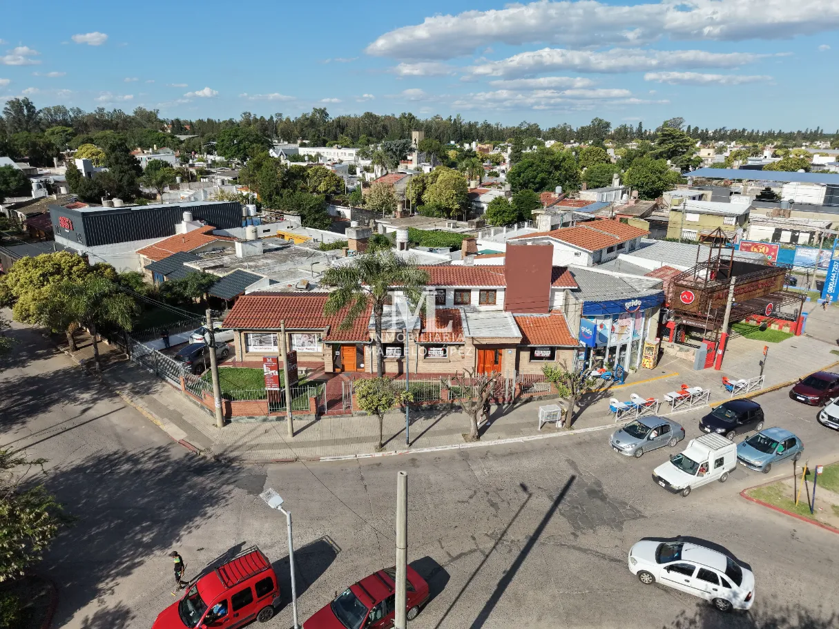 Casa en alquiler en Parque Liceo 1 Sección - Casa en Alquiler · 200 m²