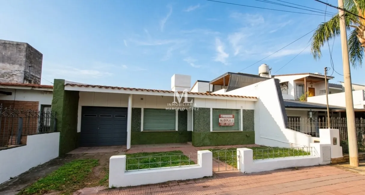 Casa en alquiler en Jorge Newbery - Casa en alquiler · 300 m²