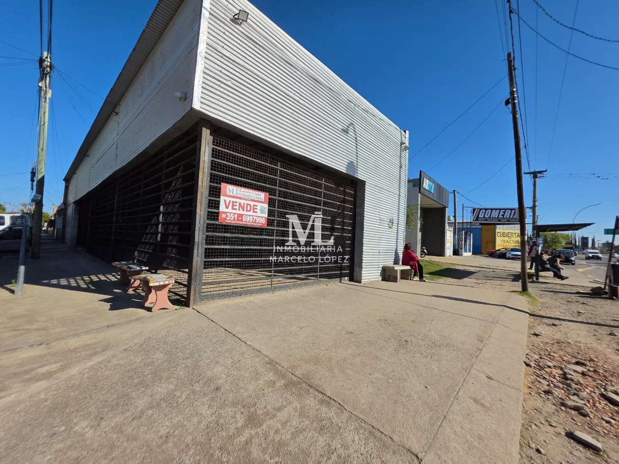 Galpon en venta en Remedios de Escalada - Galpón en venta · 216 m²