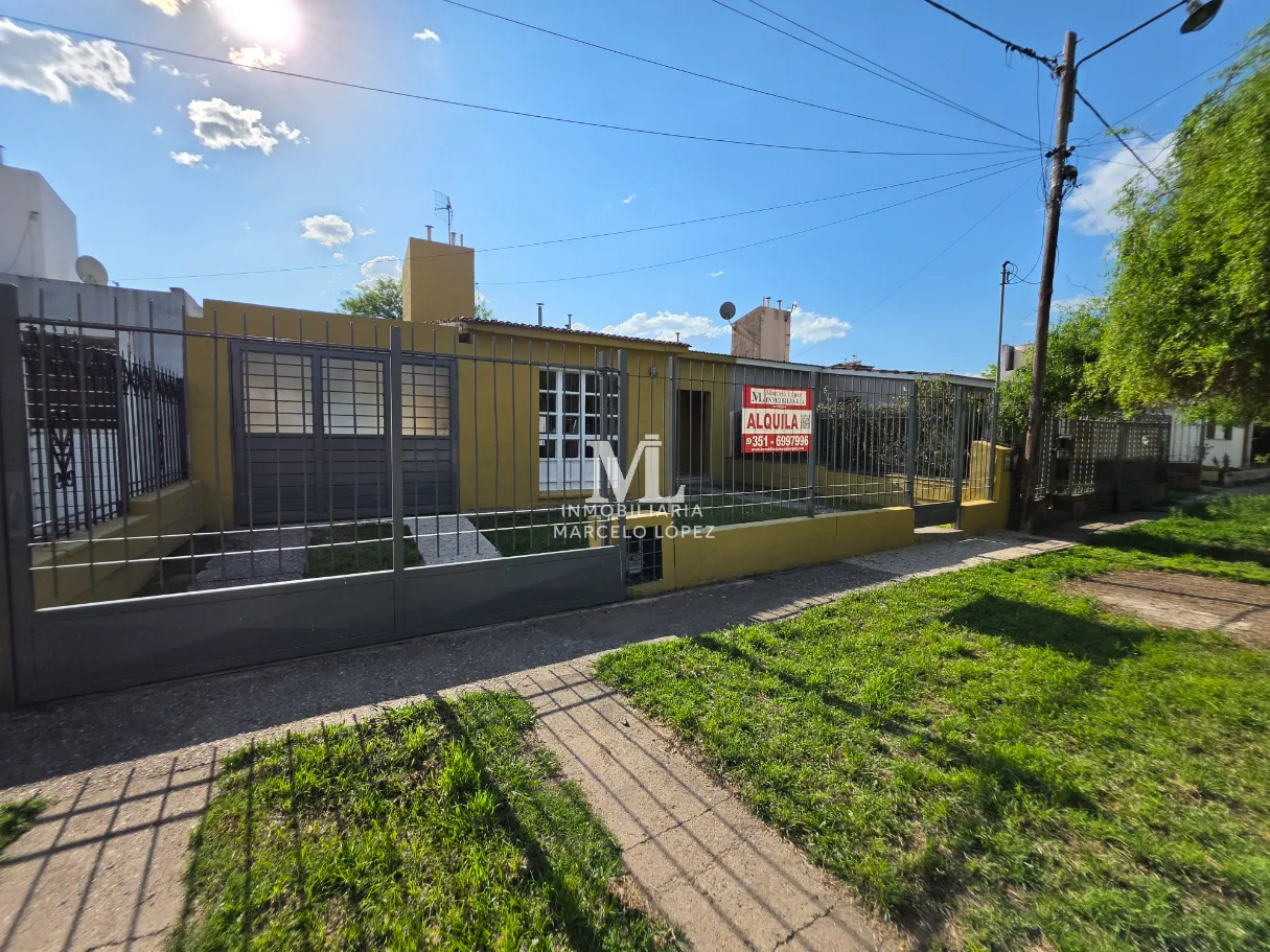 Casa en alquiler en Jorge Newbery - Casa en alquiler · 220 m²