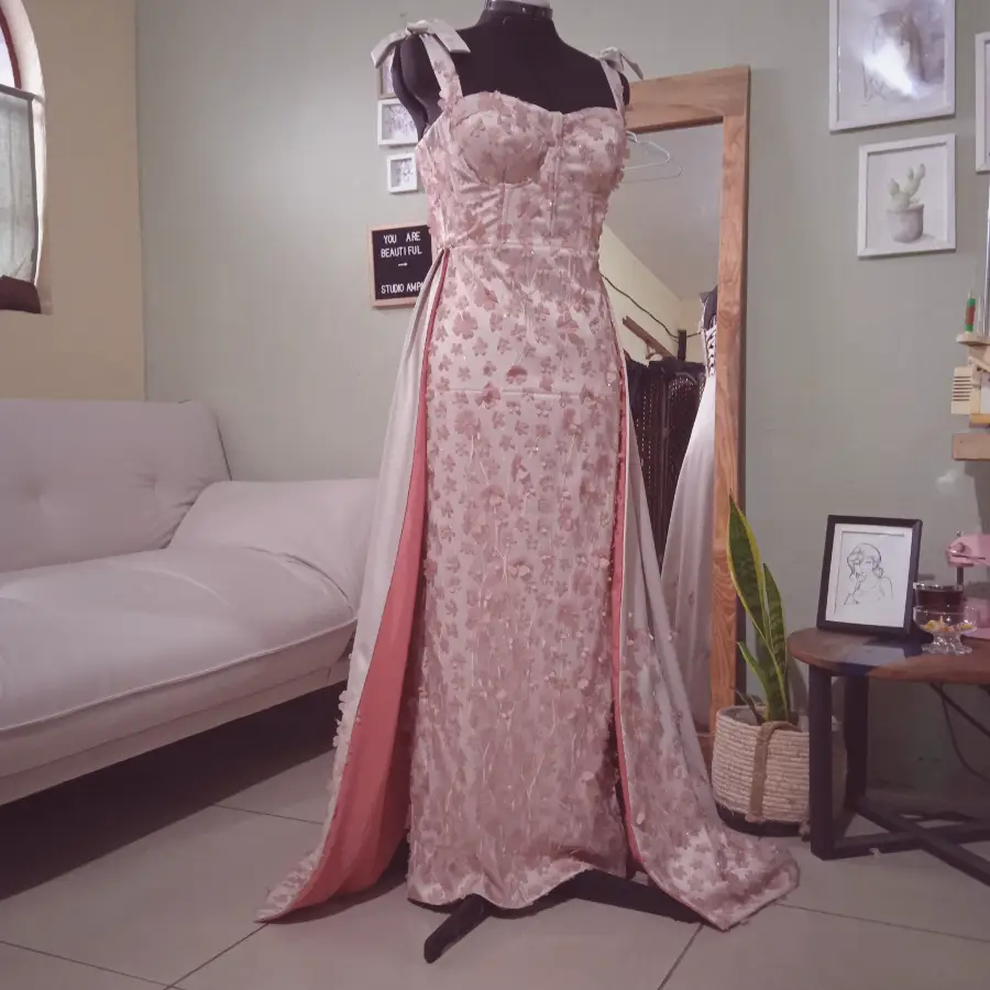 Vestido de fiesta (Flores rosadas)